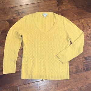 Women’s super soft yellow v-neck LOFT sweater XL